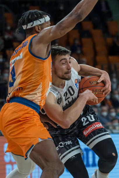 租借协议中 租借协议中